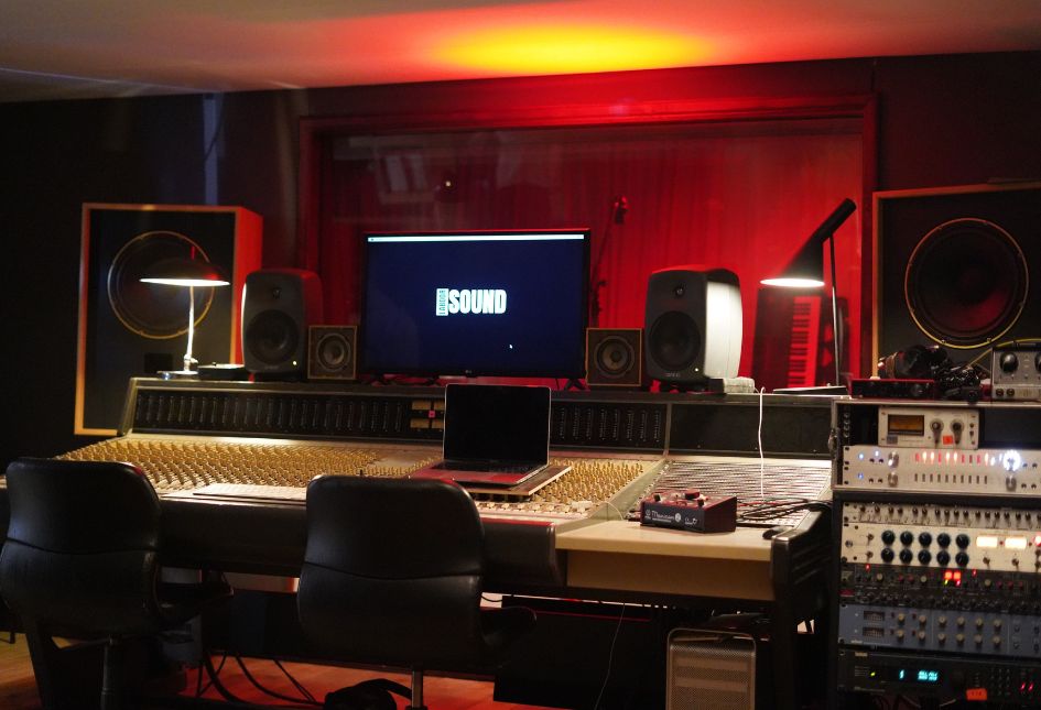 xr:d:DAGCHRmuzTM:11,j:1312097936592245602,t:24041115